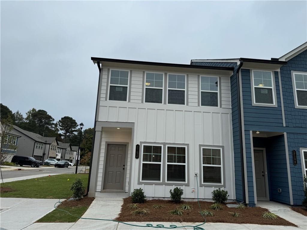 3 bedroom, 3 bathroom, 1,507 sq ft townhouse sold at 2102 Stillhaven Place, Douglasville, GA 30135