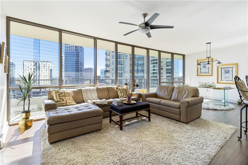 2 bedroom, 3 bathroom, 1,680 sq ft condominium sold at 700 Park Regency Place 1504, Atlanta, GA 30326