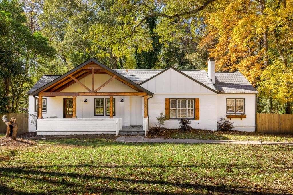 4 bedroom, 2 bathroom, 2,012 sq ft single family residence sold at 1531 Centra Villa Drive, Atlanta, GA 30311