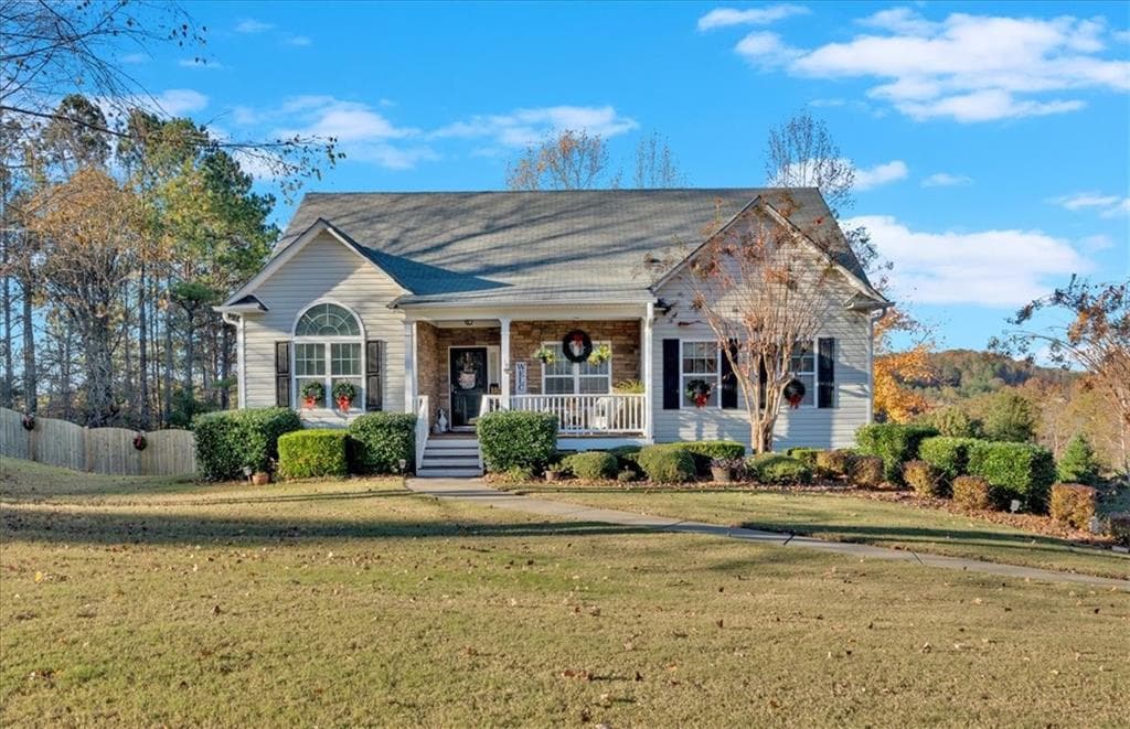 3 bedroom, 2 bathroom single family residence sold at 215 Jennifer Place, Dallas, GA 30157