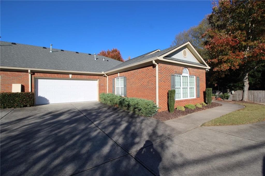 2 bedroom, 2 bathroom, 1,328 sq ft condominium sold at 119 Holiday Road 701, Buford, GA 30518