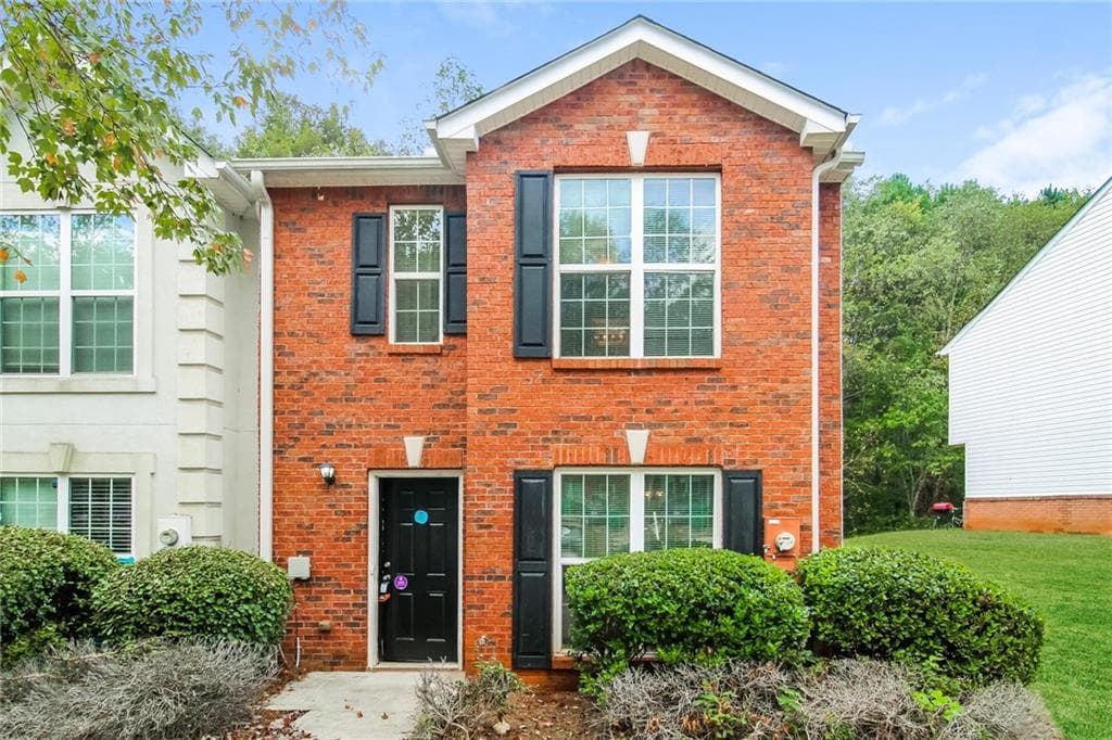 3 bedroom, 3 bathroom townhouse sold at 3347 Waldrop Trail, Decatur, GA 30034