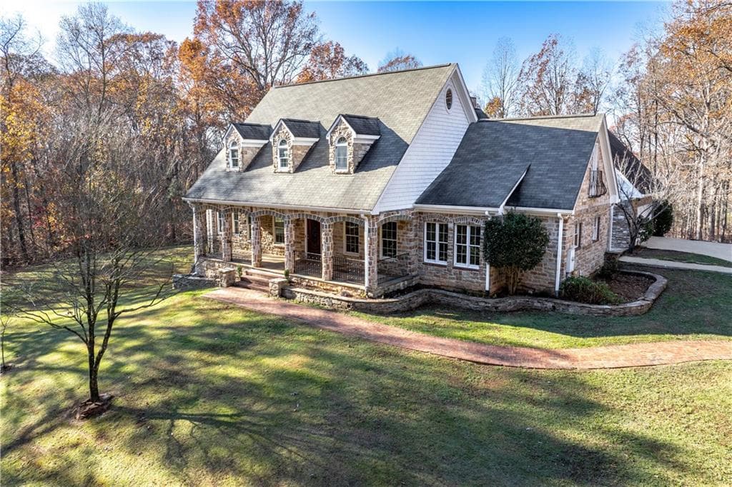 3 bedroom, 3 bathroom single family residence sold at 6670 County Line Road, Lula, GA 30554
