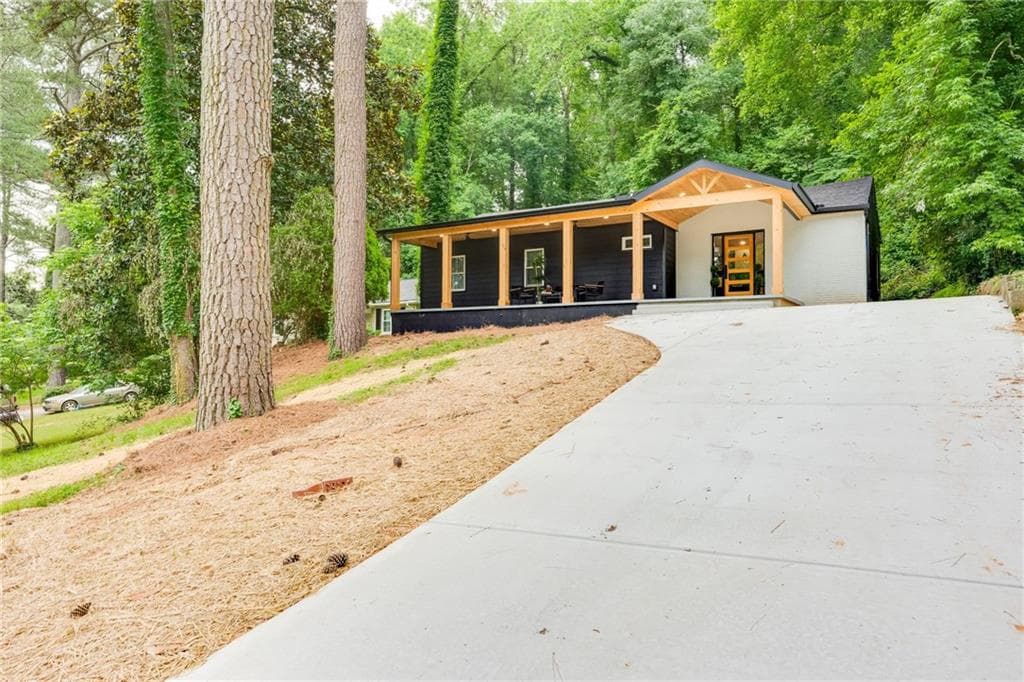 4 bedroom, 3 bathroom, 2,200 sq ft single family residence sold at 2216 Beecher Circle, Atlanta, GA 30311