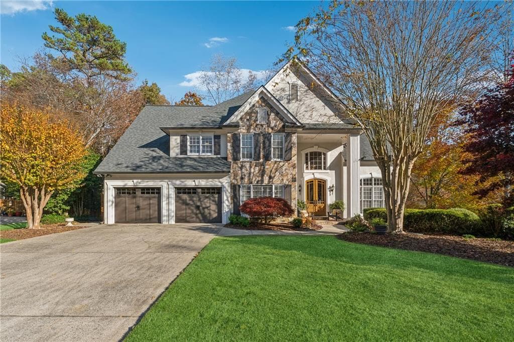 5 bedroom, 5 bathroom, 4,211 sq ft single family residence sold at 3015 Oaktree Court, Marietta, GA 30066