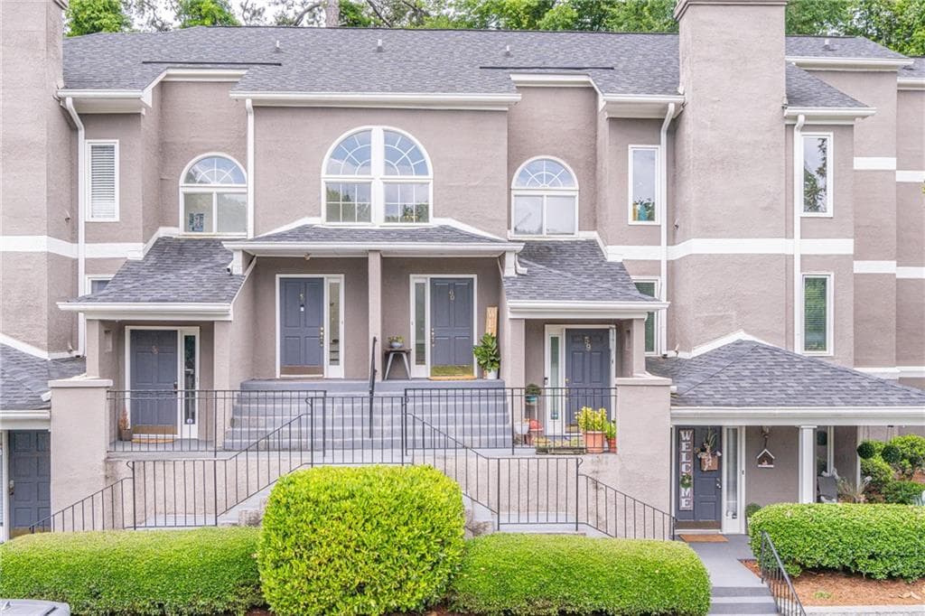 2 bedroom, 2 bathroom, 1,450 sq ft condominium sold at 60 Saint Claire Lane, Atlanta, GA 30324