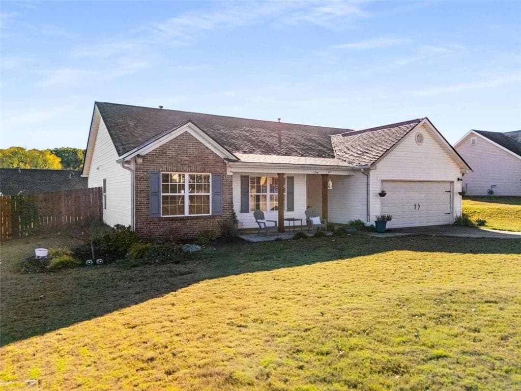 4 bedroom, 2 bathroom, 1,585 sq ft single family residence sold at 327 Shenandoah Circle, Winder, GA 30680