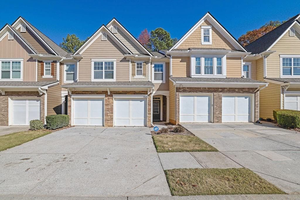 3 bedroom, 3 bathroom, 1,981 sq ft townhouse sold at 1911 Lake Heights Circle 1, Kennesaw, GA 30152