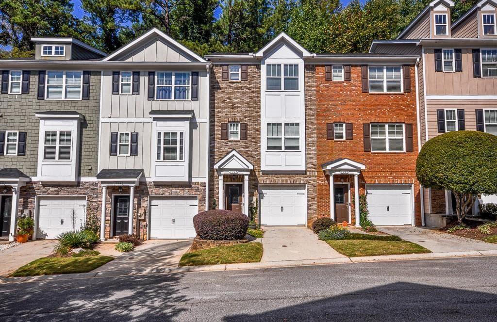 3 bedroom, 4 bathroom, 1,743 sq ft townhouse sold at 3064 Lauren Parc Road, Decatur, GA 30032