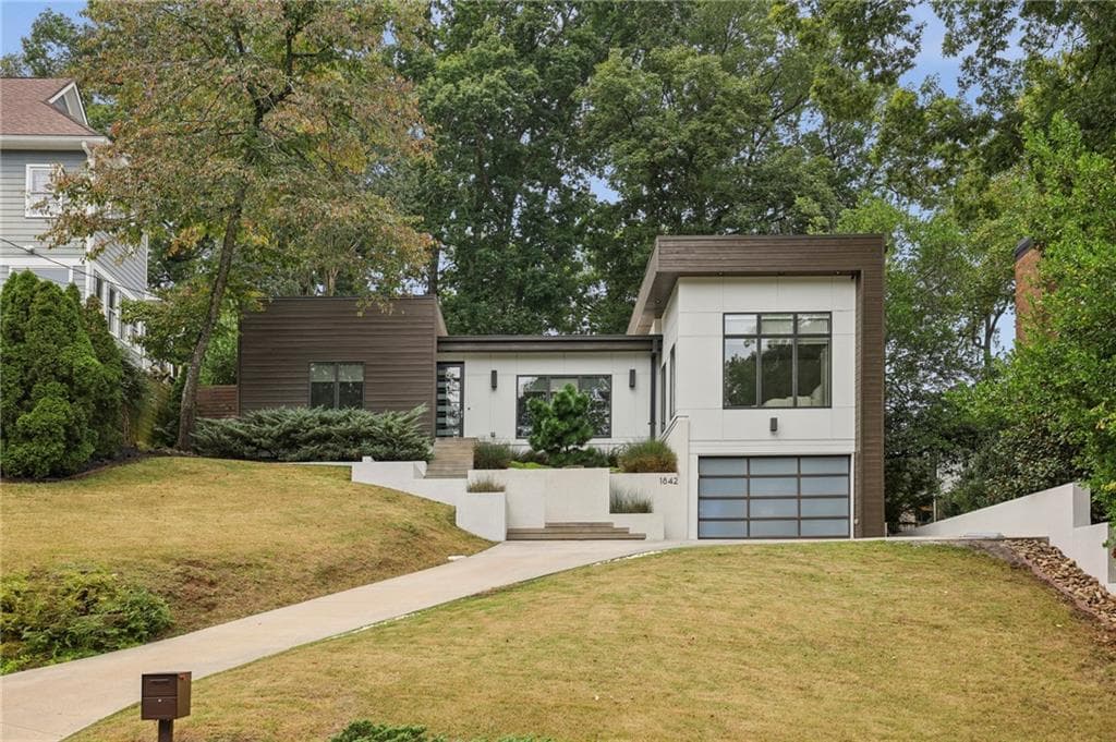 3 bedroom, 2 bathroom, 2,467 sq ft single family residence sold at 1842 Windemere Drive, Atlanta, GA 30324