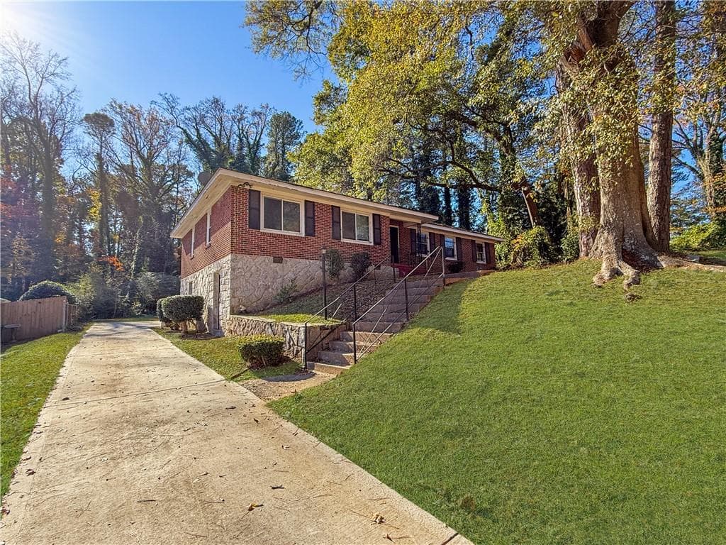 3 bedroom, 2 bathroom single family residence sold at 591 Lynn Circle, Atlanta, GA 30311