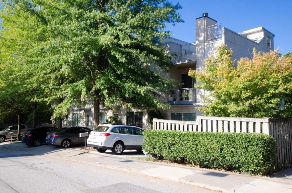 2 bedroom, 4 bathroom, 1,212 sq ft townhouse sold at 1584 Tallulah Street, Atlanta, GA 30318