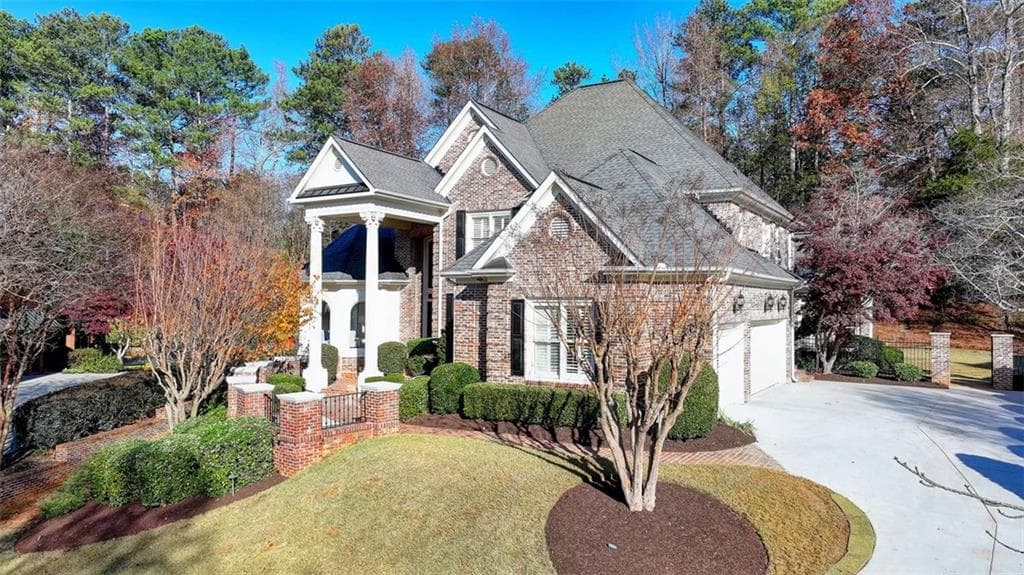 5 bedroom, 5 bathroom, 7,102 sq ft single family residence sold at 2015 LAKE SHORE Landing, Alpharetta, GA 30005
