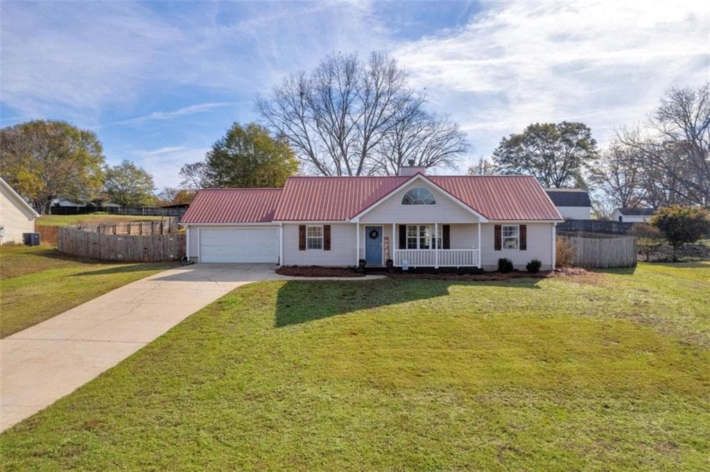 3 bedroom, 2 bathroom single family residence sold at 935 Justin Drive, Winder, GA 30680
