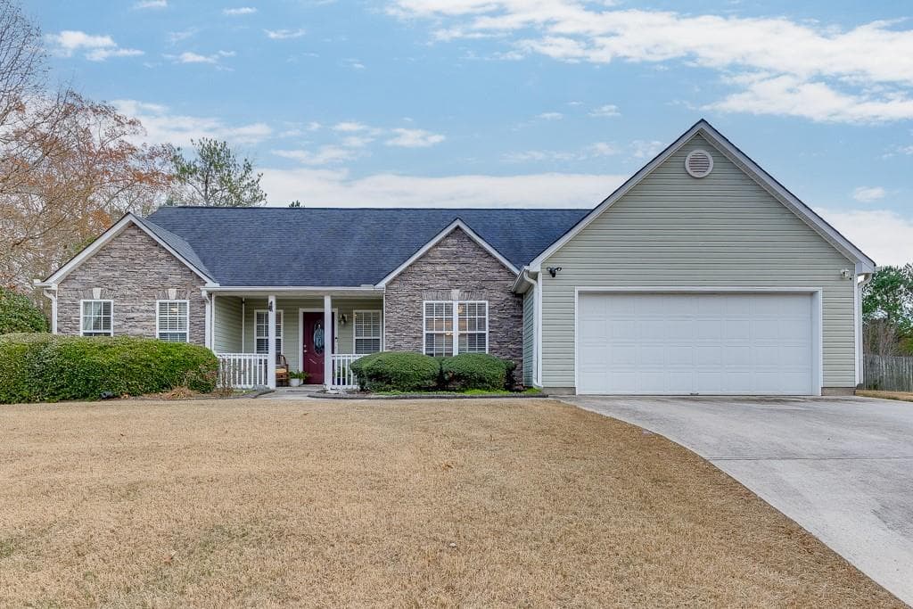 3 bedroom, 2 bathroom, 1,729 sq ft single family residence sold at 1735 Alcovy River Drive, Dacula, GA 30019
