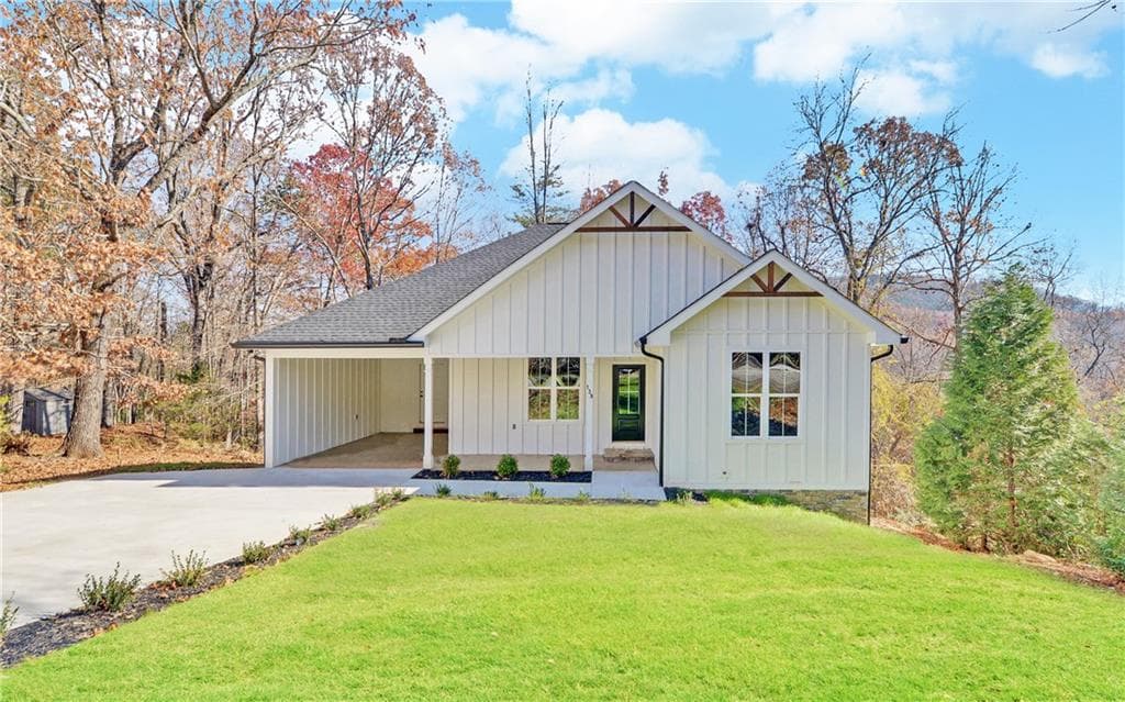 3 bedroom, 2 bathroom single family residence sold at 139 Robinhood Drive, Cleveland, GA 30528