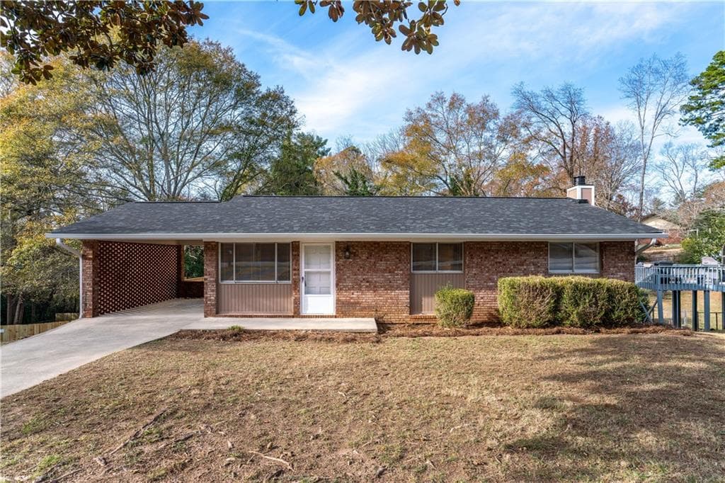3 bedroom, 2 bathroom, 1,307 sq ft single family residence sold at 402 Laura Drive, Gainesville, GA 30501
