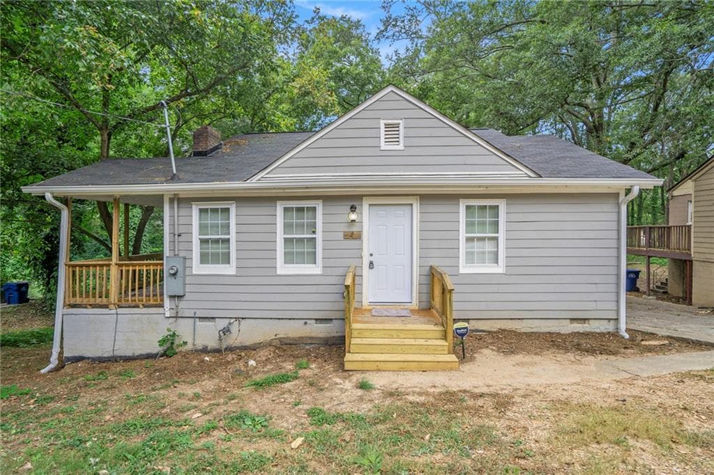 3 bedroom, 3 bathroom, 2,008 sq ft single family residence sold at 1431 Lorenzo Drive, Atlanta, GA 30310