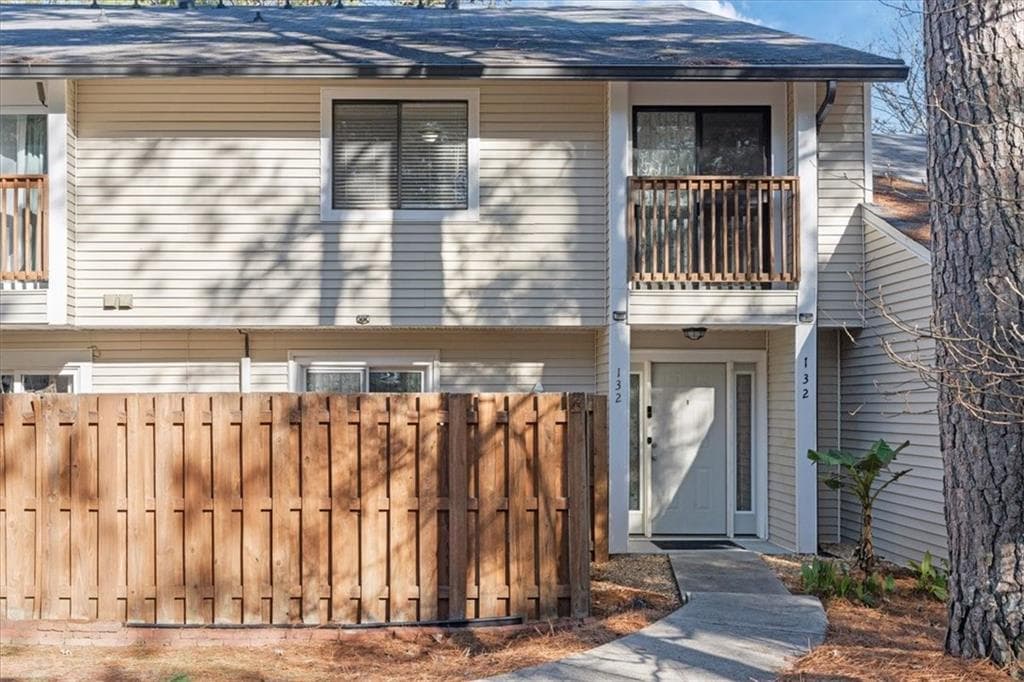 2 bedroom, 2 bathroom, 1,058 sq ft townhouse sold at 132 Twiggs Corner, Peachtree City, GA 30269