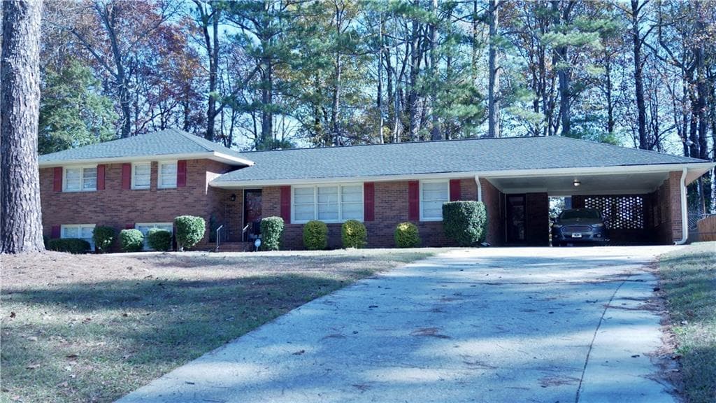4 bedroom, 3 bathroom, 1,758 sq ft single family residence sold at 722 Lynn Circle, Atlanta, GA 30311
