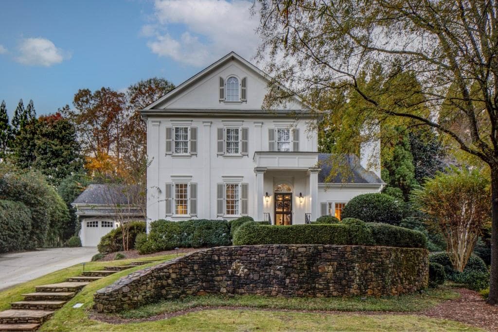 4 bedroom, 6 bathroom single family residence sold at 11 Old Paces Place, Atlanta, GA 30327