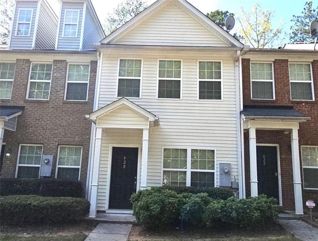 2 bedroom, 3 bathroom townhouse sold at 420 BERCKMAN Drive, Lilburn, GA 30047
