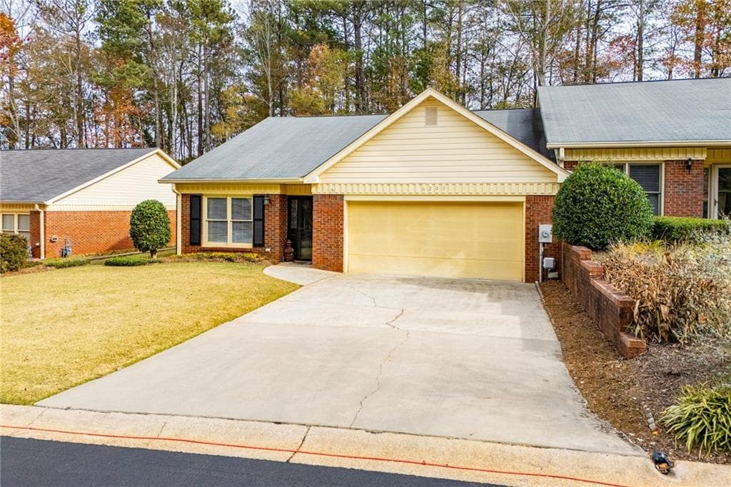 2 bedroom, 2 bathroom townhouse sold at 6207 Douglas Manor Court, Douglasville, GA 30134