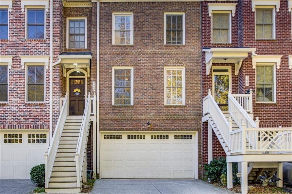 4 bedroom, 4 bathroom, 2,893 sq ft townhouse sold at 2669 Colgan Court, Atlanta, GA 30317