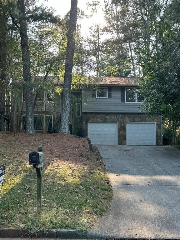 3 bedroom, 3 bathroom, 1,883 sq ft single family residence sold at 997 Chartley Drive, Lilburn, GA 30047