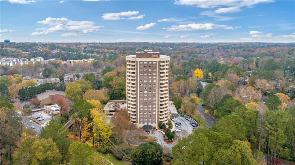2 bedroom, 2 bathroom, 1,160 sq ft condominium sold at 1501 Clairmont Road B, Decatur, GA 30033