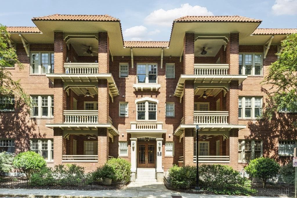 1 bedroom, 1 bathroom, 679 sq ft condominium sold at 266 11th Street 308, Atlanta, GA 30309