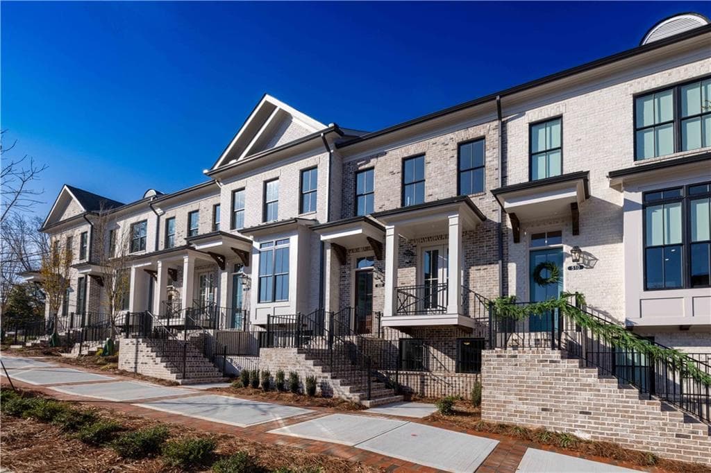 3 bedroom, 4 bathroom, 2,105 sq ft townhouse sold at 520 Fisher Drive 44, Alpharetta, GA 30009