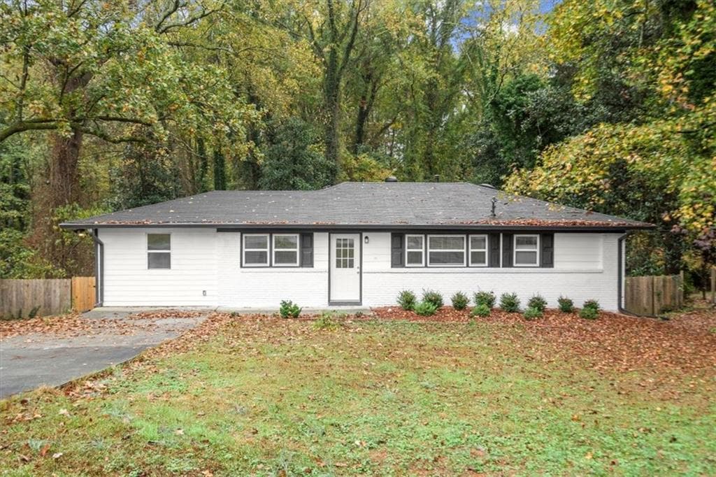 6 bedroom, 4 bathroom single family residence sold at 7058 LAKEVIEW Lane, Peachtree Corners, GA 30360