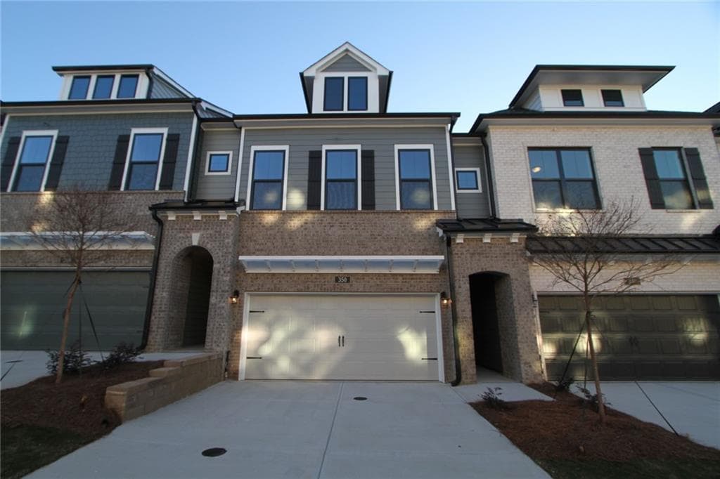 3 bedroom, 4 bathroom, 2,665 sq ft townhouse sold at 350 Walker Avenue Drive 16, Alpharetta, GA 30076