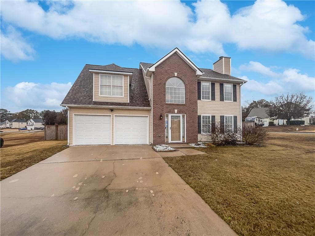 3 bedroom, 3 bathroom single family residence sold at 6947 Silver Grass Court, Douglasville, GA 30135