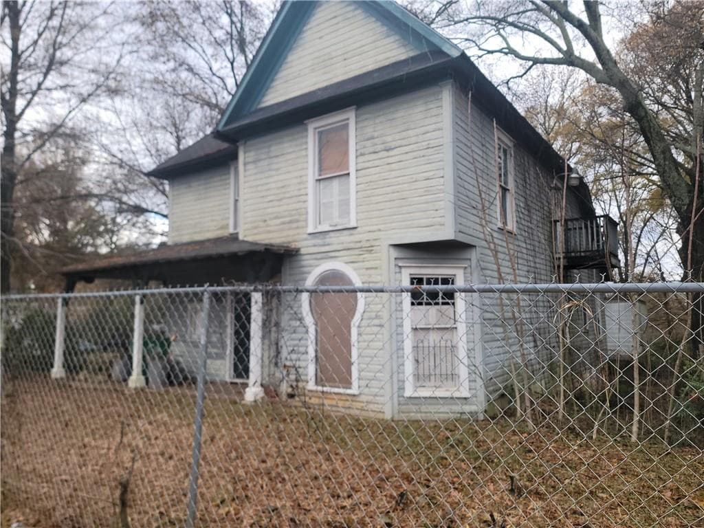 3 bedroom, 3 bathroom single family residence sold at 3226 E Ponce De Leon Avenue, Scottdale, GA 30079