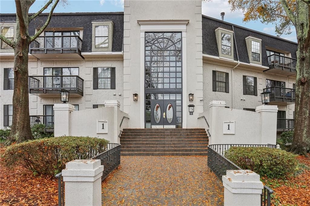 2 bedroom, 2 bathroom condominium sold at 1210 Pine Heights Drive, Atlanta, GA 30324