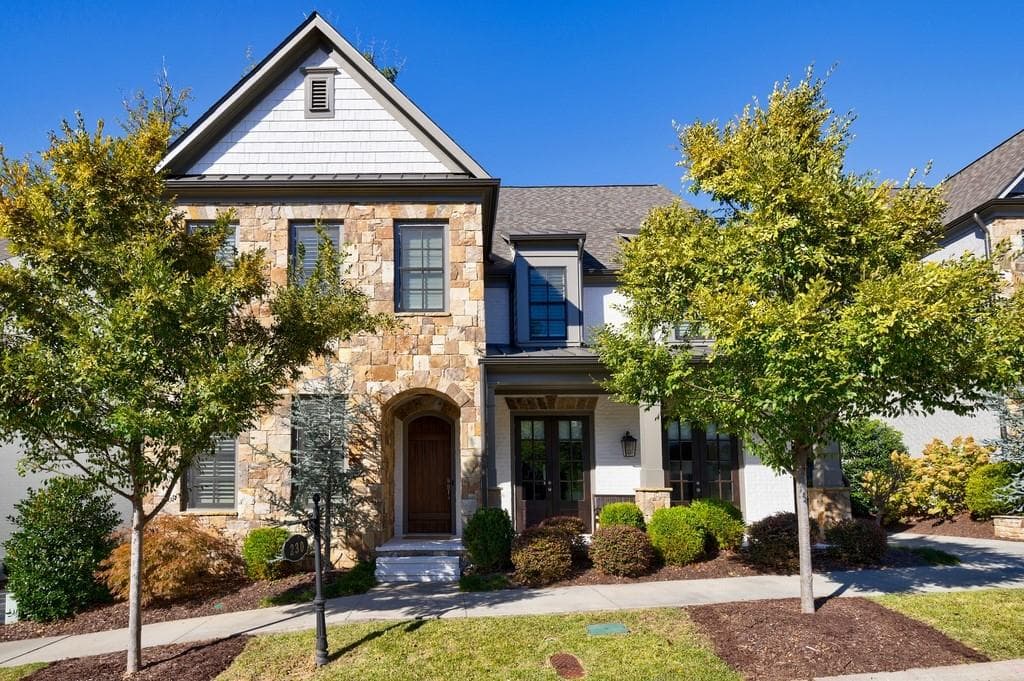 5 bedroom, 5 bathroom, 3,721 sq ft single family residence sold at 230 Chastain Park Drive, Atlanta, GA 30342