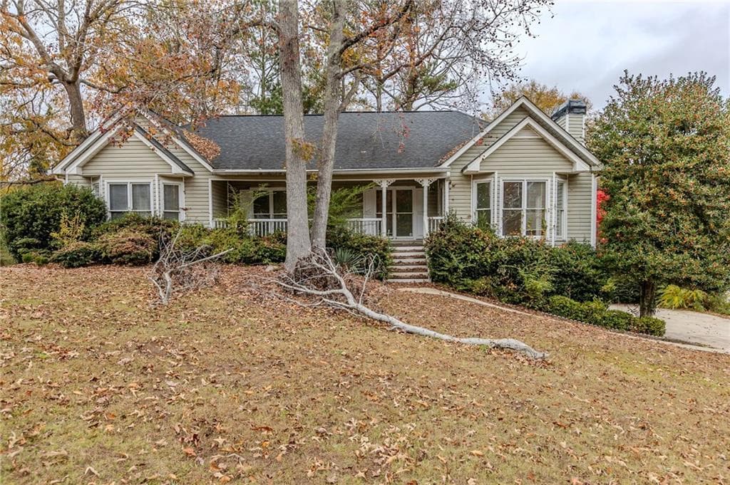 4 bedroom, 2 bathroom single family residence sold at 271 Kings Walk, Douglasville, GA 30134