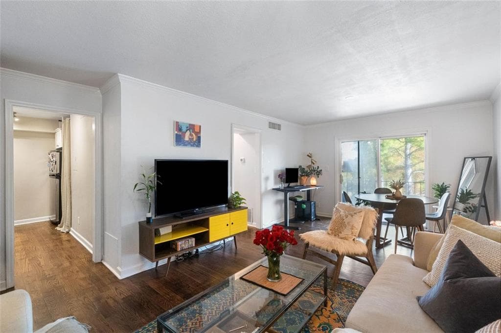 1 bedroom, 1 bathroom condominium sold at 395 PHARR Road 401, Atlanta, GA 30305