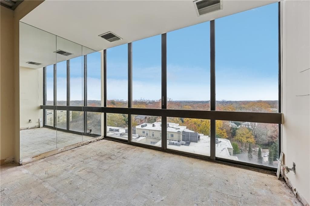 3 bedroom, 2 bathroom, 1,869 sq ft condominium sold at 147 15th Street 8B, Atlanta, GA 30309