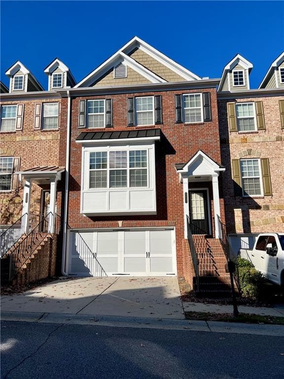 3 bedroom, 4 bathroom townhouse sold at 6037 Cameron Pointe, Peachtree Corners, GA 30092