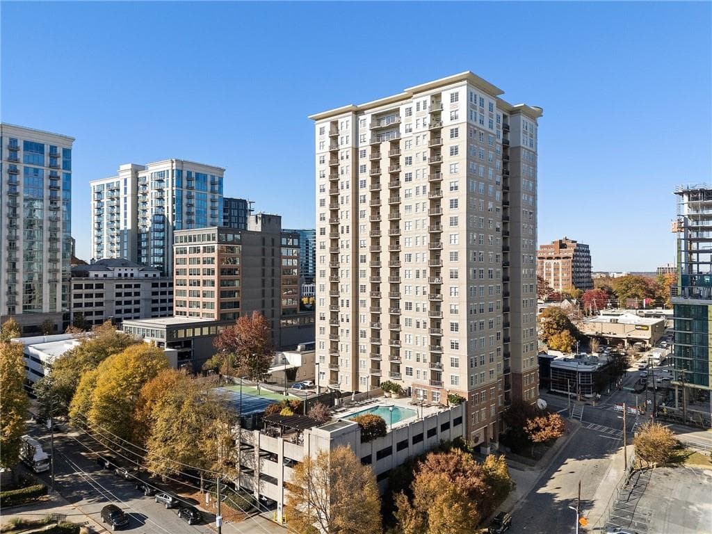 1 bedroom, 1 bathroom, 874 sq ft condominium sold at 325 E Paces Ferry Road 1907, Atlanta, GA 30305