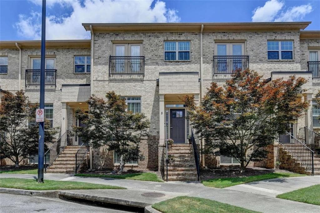 3 bedroom, 4 bathroom, 2,300 sq ft townhouse sold at 745 Fountainhead Lane 8, Atlanta, GA 30324