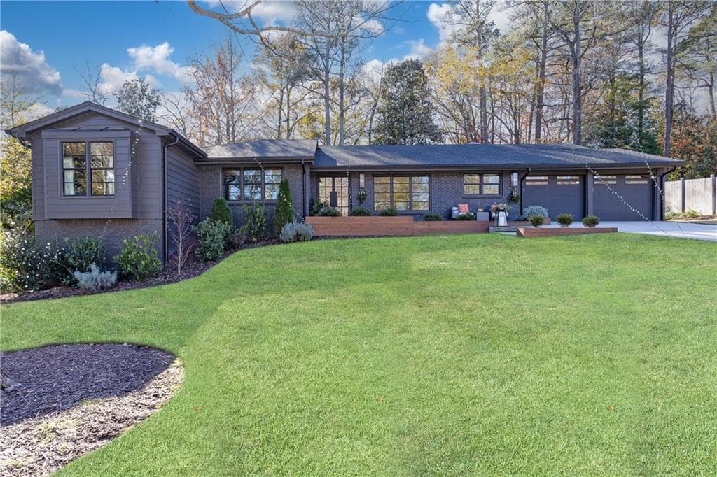 6 bedroom, 4 bathroom single family residence sold at 3042 Farmington Drive, Atlanta, GA 30339