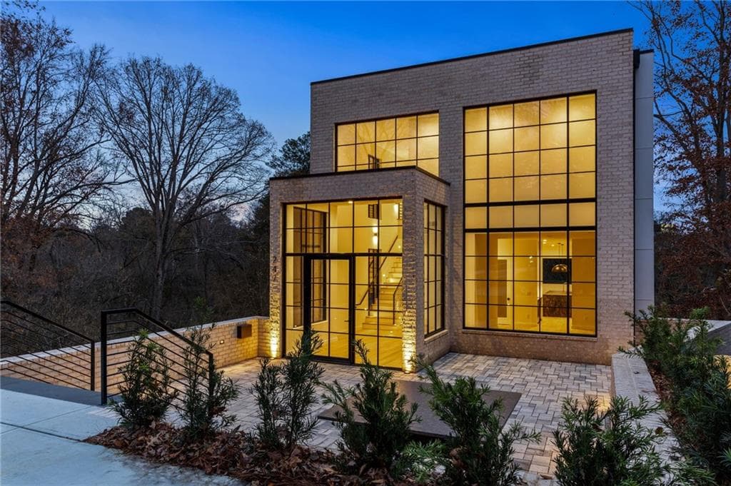 5 bedroom, 5 bathroom single family residence sold at 247 Huntington Road, Atlanta, GA 30309