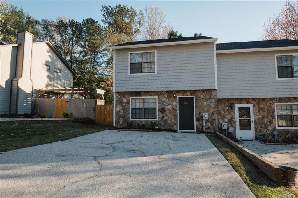 2 bedroom, 2 bathroom single family residence sold at 2579 Sweetridge Court, Lithia Springs, GA 30122