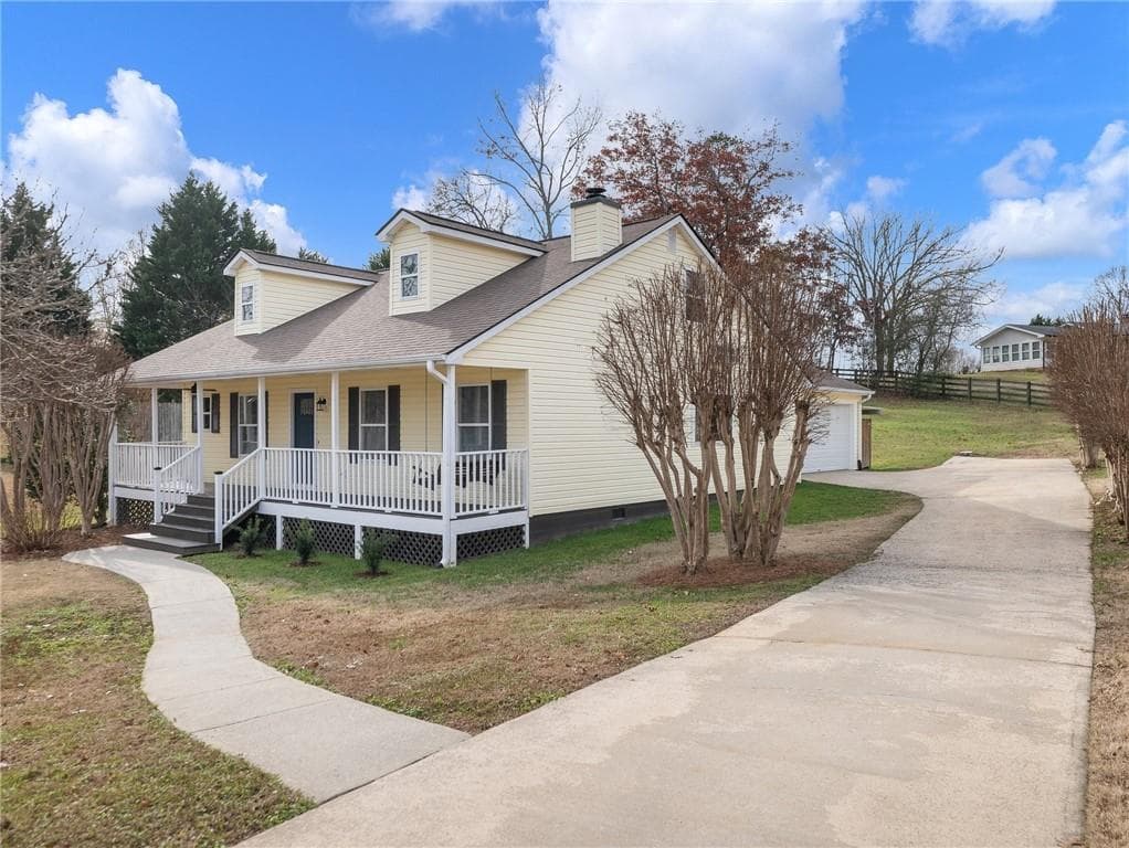 4 bedroom, 3 bathroom, 2,100 sq ft single family residence sold at 3913 Pointe, Gainesville, GA 30506