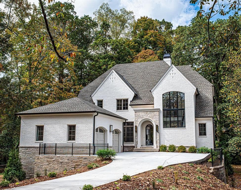 5 bedroom, 6 bathroom single family residence sold at 3790 Ivy Road, Atlanta, GA 30342