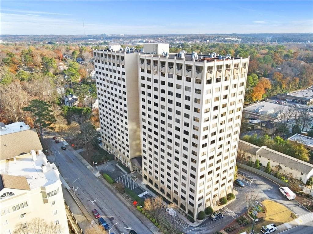 1 bedroom, 1 bathroom, 837 sq ft condominium sold at 2479 Peachtree Road 1102, Atlanta, GA 30305